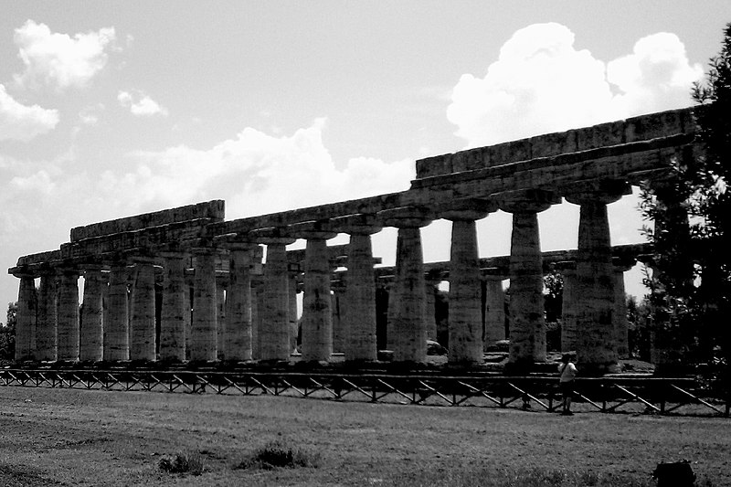 File:Paestum ruins (6120383949).jpg