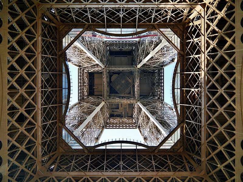 File:Paris Tour Eiffel Blick nach oben 1.jpg