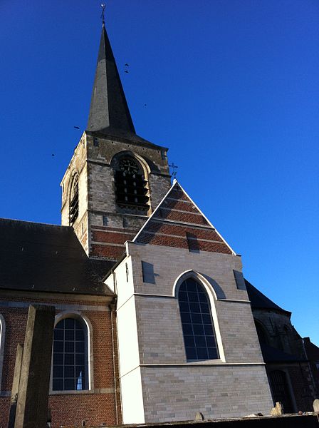 File:Parochiekerk Sint-Remigius - Pol de Montstraat Ternat - Zuidzijde.JPG