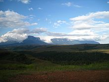 Plateau and mountains Parque Nacional do Monte Roraima 03.JPG