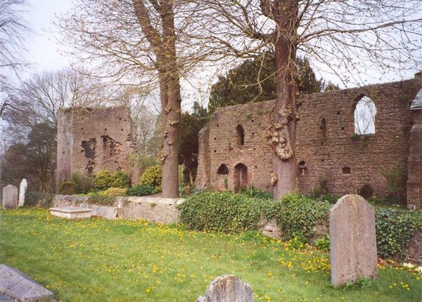 Mediaeval walls of Tiverton Castle viewed from the south from the churchyard of Tiverton parish church, in which was formerly situated the "Courtenay 