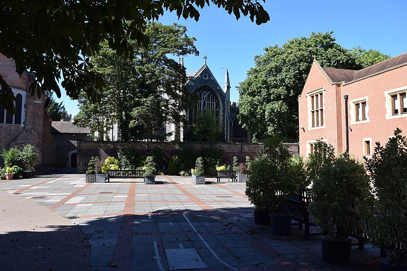 File:Part of old palace and court yard, also seen croydon minster in the background.jpg