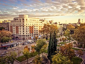 Paseo de Recoletos - Madrid (30869431410).jpg