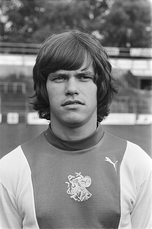 Persdag Ajax nr 2, 3 Frank Arnesen (kop), nr 4 Rob Tervoort (kop), Bestanddeelnr 929-8308