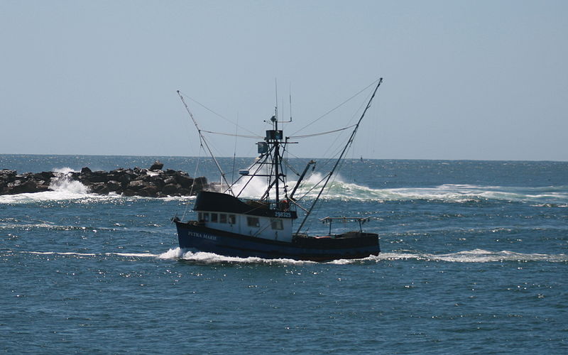 File:Petra Marie Entering Tillamook Bay.jpg