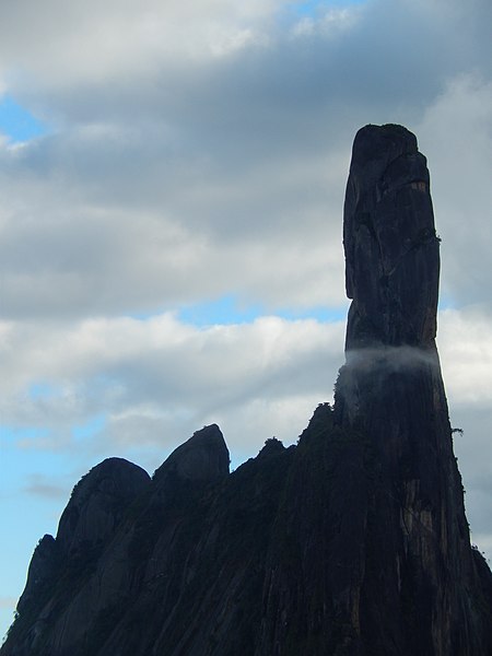 File:Pico Dedo de Deus - Serra dos Órgãos.jpg