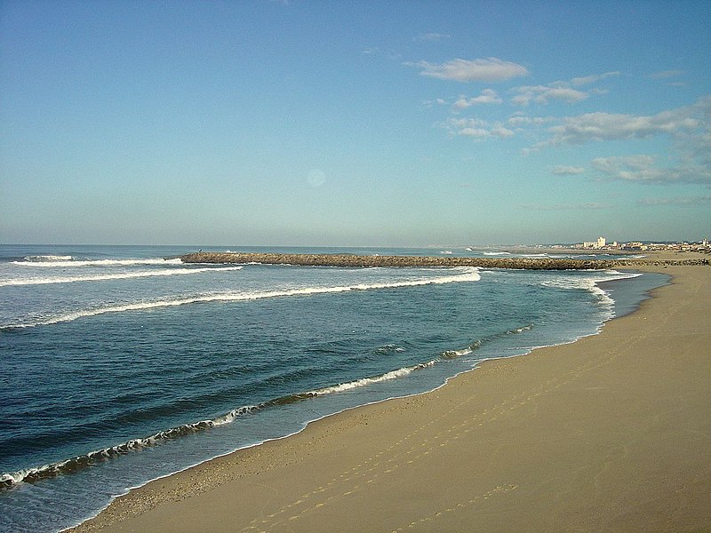 File:Praia de Paramos - Portugal (2215249690).jpg