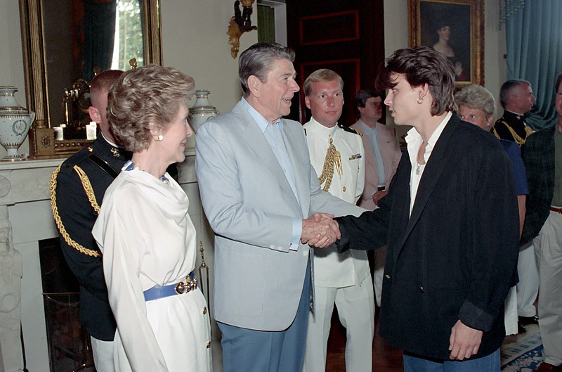 File:President Ronald Reagan greets Johnny Depp while Nancy Reagan looks on.jpg