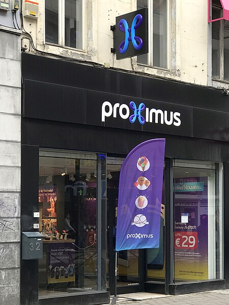 ไฟล์:Proximus_shop_in_Brussels_August_2017.jpg