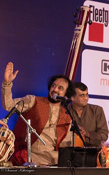 Pt. Yaitu kaivalya Kumar Gurav di concert.jpg