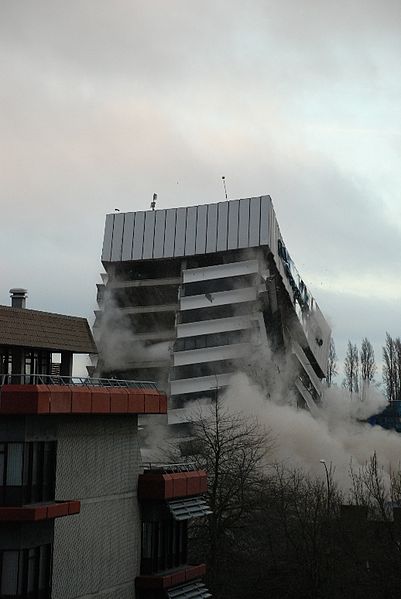 File:Radio Network House Implosion 08.jpg