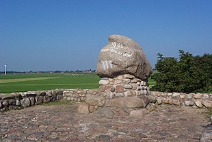 The monument of the Battle of Warns in Friesland. It says, in Frisian, "Better to be dead than a slave". Reaklif.jpg