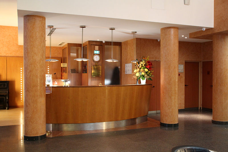 File:Reception, front desk 1 - Paris Opera Cadet Hotel.jpg