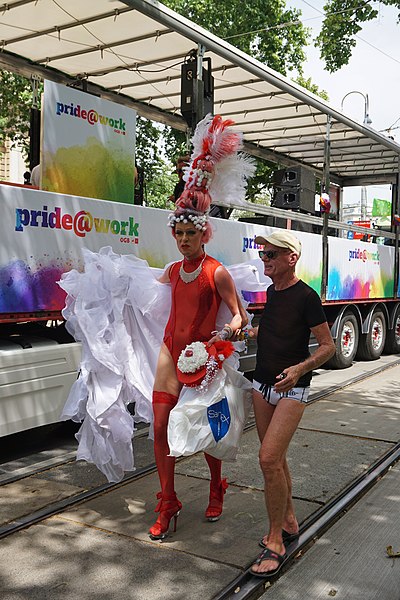 File:Regenbogenparade 2019 (DSC00094).jpg