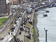 Düsseldorf'ta Rheinuferpromenade DSCF1161.jpg