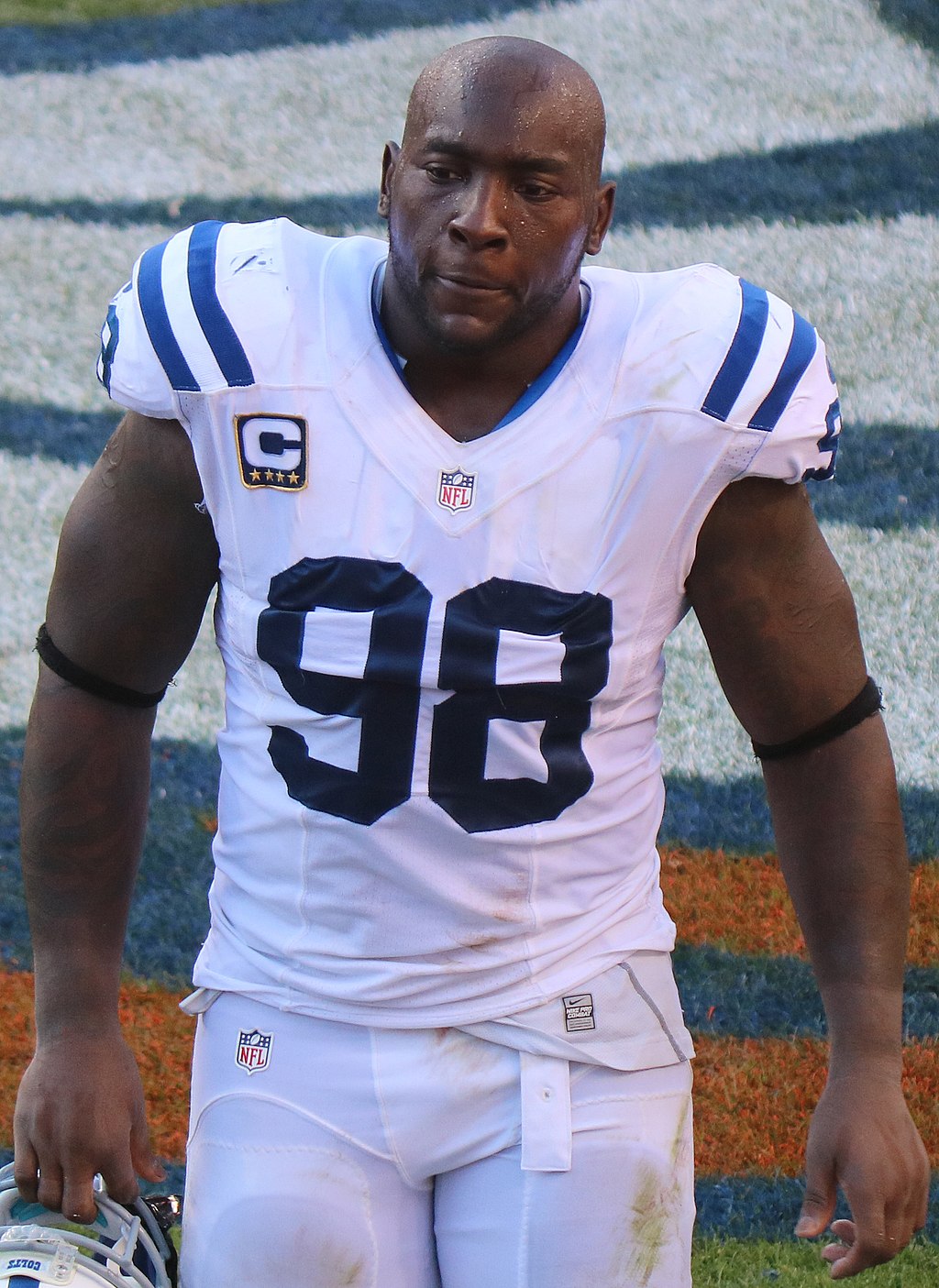 Colts Sign Lineback Robert Mathis to One-Year Contract Extension