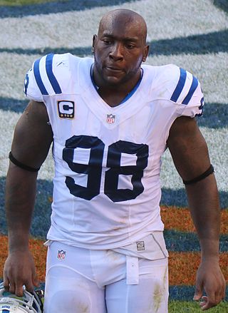 <span class="mw-page-title-main">Robert Mathis</span> American football player and coach (born 1981)