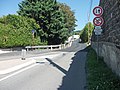 English: Rue de Blanzat at intersection with rue Alexis Duvert (roundabout), in Clermont-Ferrand, Puy-de-Dôme, Auvergne, France. View to the north [9073] Français : Rue de Blanzat à l'intersection avec la rue Alexis Duvert (giratoire), à Clermont-Ferrand, Puy-de-Dôme, Auvergne, France. Vue vers le nord [9073]