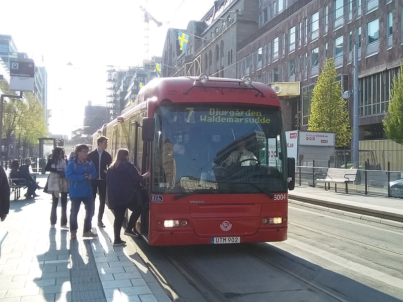 File:SL line 7 bus.jpg