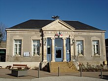 Sainte-Sévère-sur-Indre (36) - Mairie.jpg