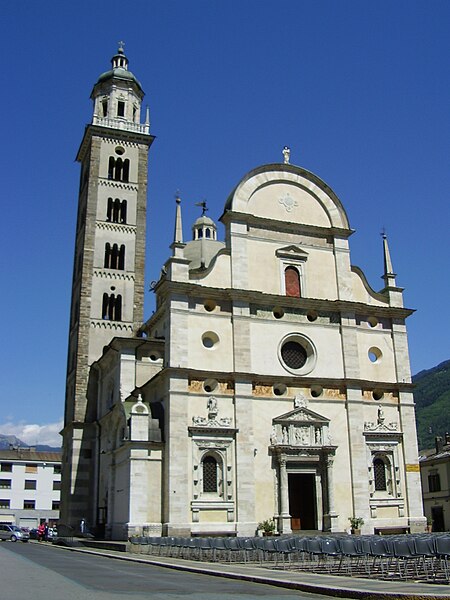File:Santuario della Madonna di Tirano 095.jpg