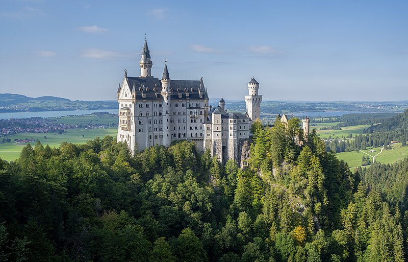 File:Schloss Neuschwanstein (35 mm).jpg