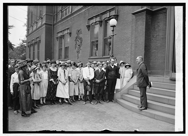 File:Sec. Wallace and agricultural clubs of Alamance County, N.C., 8-2-24 LCCN2016849338.jpg