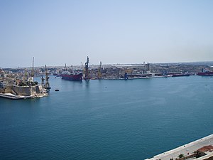 Cospicua, dengan kota Senglea di ujung kiri