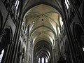 5. Navata de tzentru de sa Catedrale de Saint-Étienne (Santu Istèvene) de Sens, in Frantza.