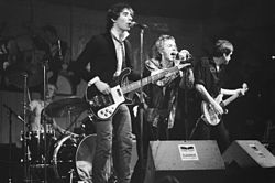Sex Pistols v Paradise v roku 1977. Zľava: Paul Cook, Glen Matlock, Johnny Rotten a Steve Jones