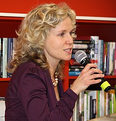 Sirpa Kähkönen på bogmessen i Helsinkis 2010