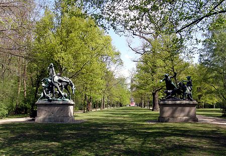 Skulpturen Jagdszenen, Fasanerienallee im Großen Tiergarten