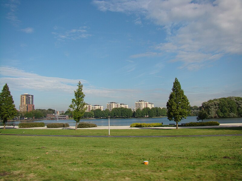 File:Sloterplas Amsterdam.JPG