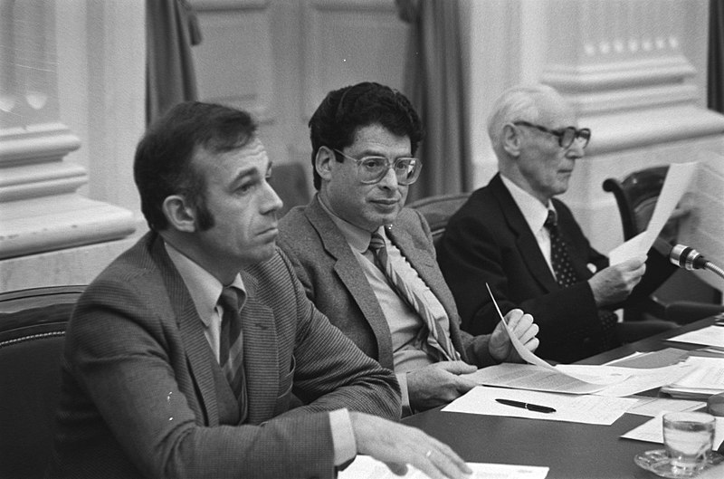 File:Staatssecretaris Scheltema (D66, Justitie), minister Van Thijn (PvdA, Binnenland, Bestanddeelnr 931-7968.jpg