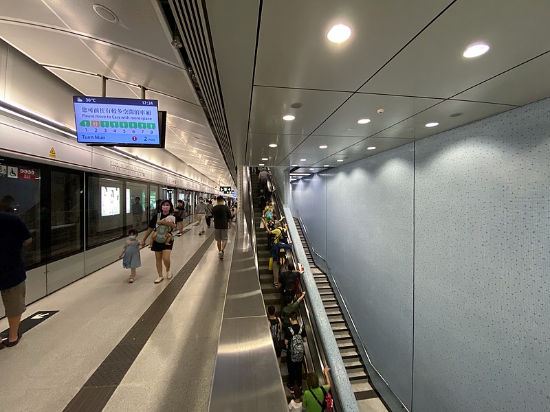 File:To Kwa Wan Station Platform 1 Void 202106.jpg