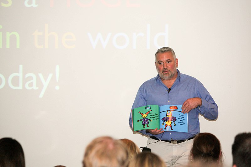 File:Todd Parr Author Visit 2014 (15247334304).jpg