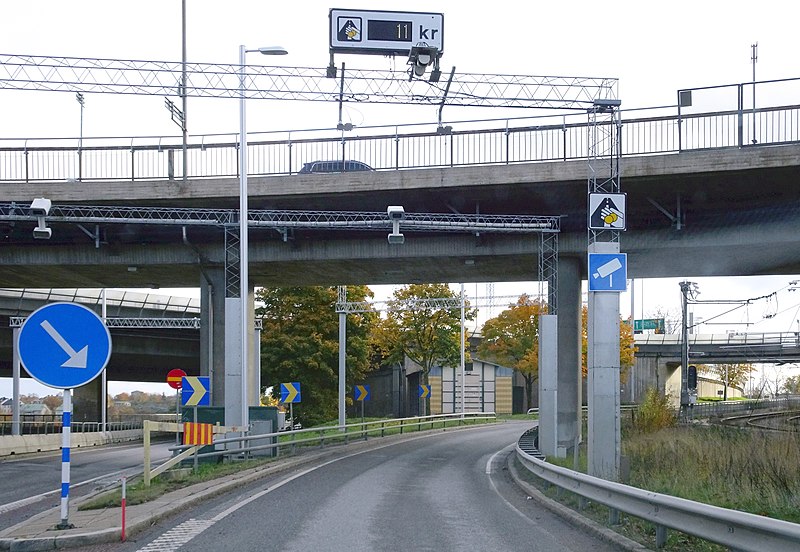 File:Trafikplats Stora Essingen okt 2020b.jpg