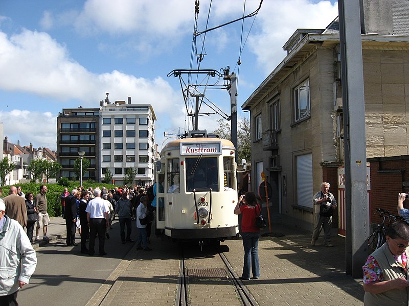 File:Tramparade 13 expo.jpg