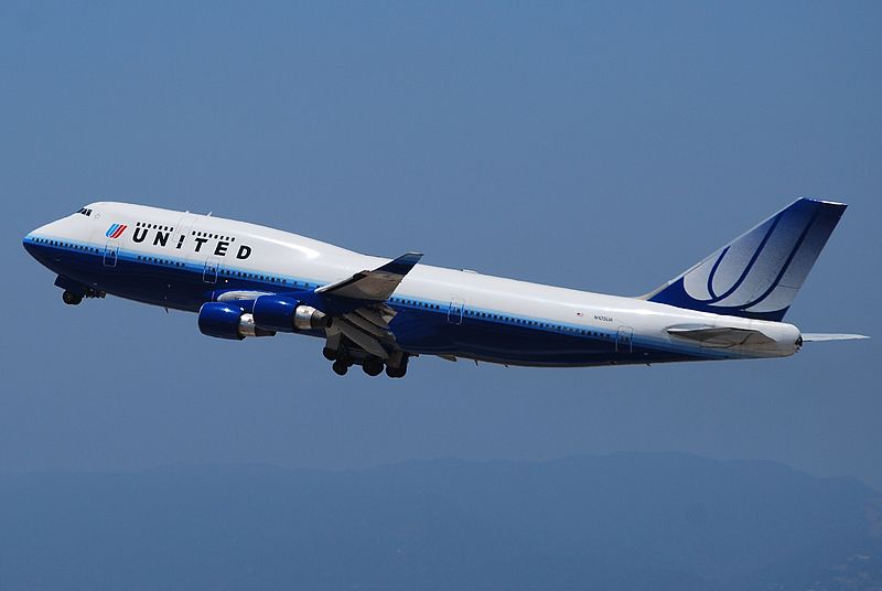 File:UNITED 747-400 (2539358087).jpg