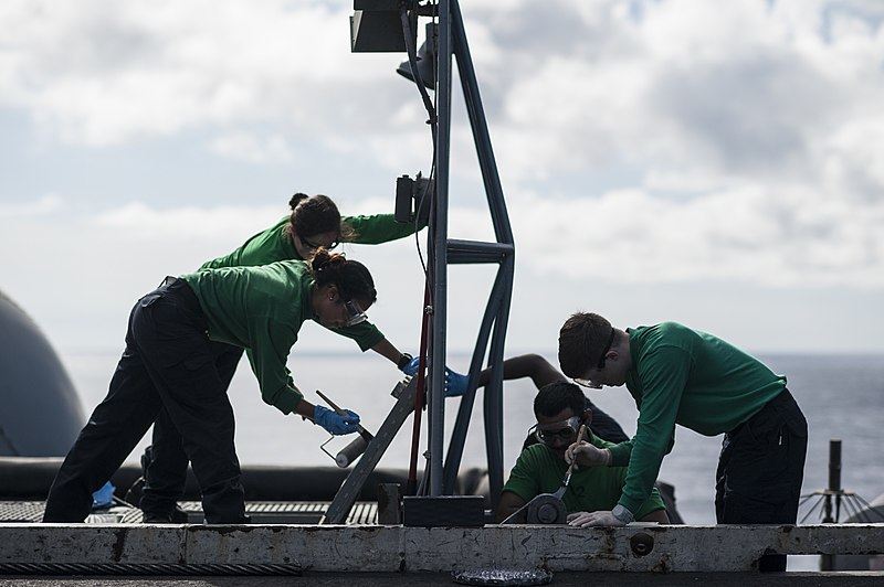 File:USS George H.W. Bush (CVN 77) 141111-N-MW819-149 (15585402677).jpg