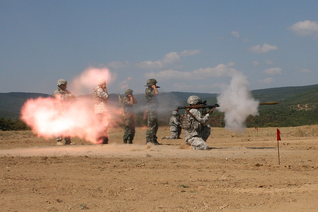 File:US soliders train on RPGs.JPG