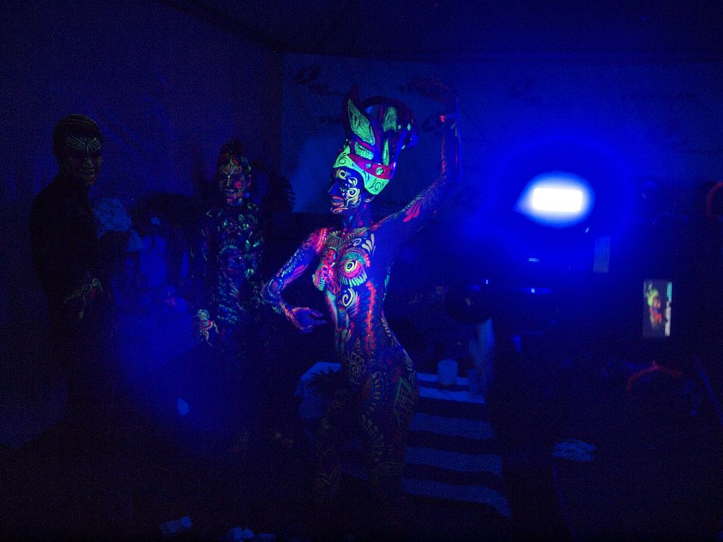 File:Black and white body painting installation at WBF 2016.jpg - Wikimedia  Commons