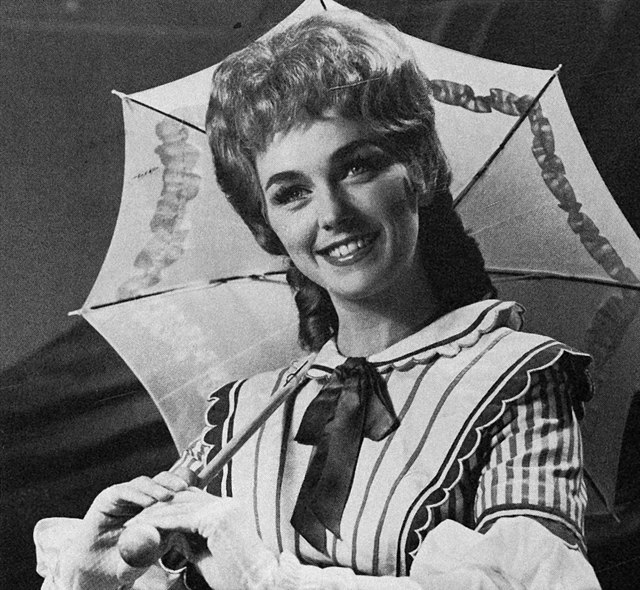 Masterson as Mabel in The Pirates of Penzance