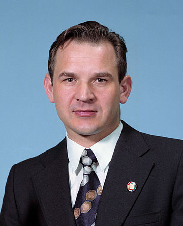 File:Valeriy N. Kubasov ASTP portrait - cropped.jpg