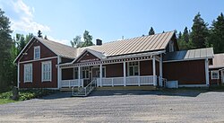 Vanhakylän nuorisoseurantalo kesäkuussa 2023.