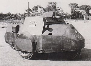 Vespa caproni armoured car1.jpg