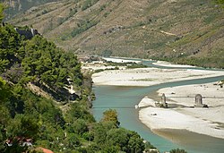 Vjosa river near Tepelena.JPG