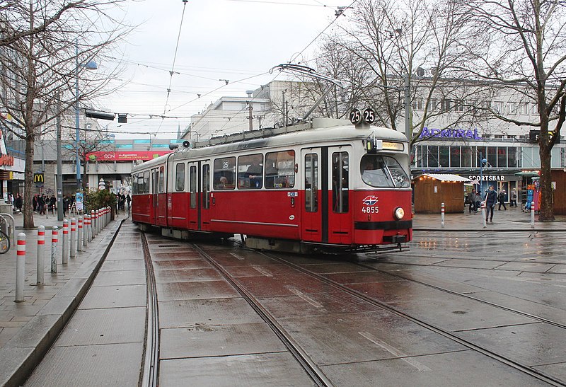 File:Wien-wiener-linien-sl-25-1075825.jpg