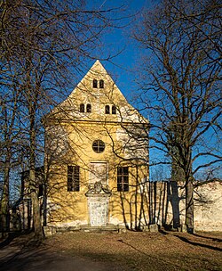 Klášterní kostel sv. Františka Serafínského v Zákupech z průčelí