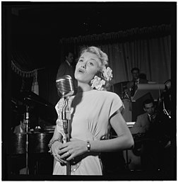 June Christy et Red Rodney en concert au "Club Troubadour", New York, N.Y., en septambre 1947.